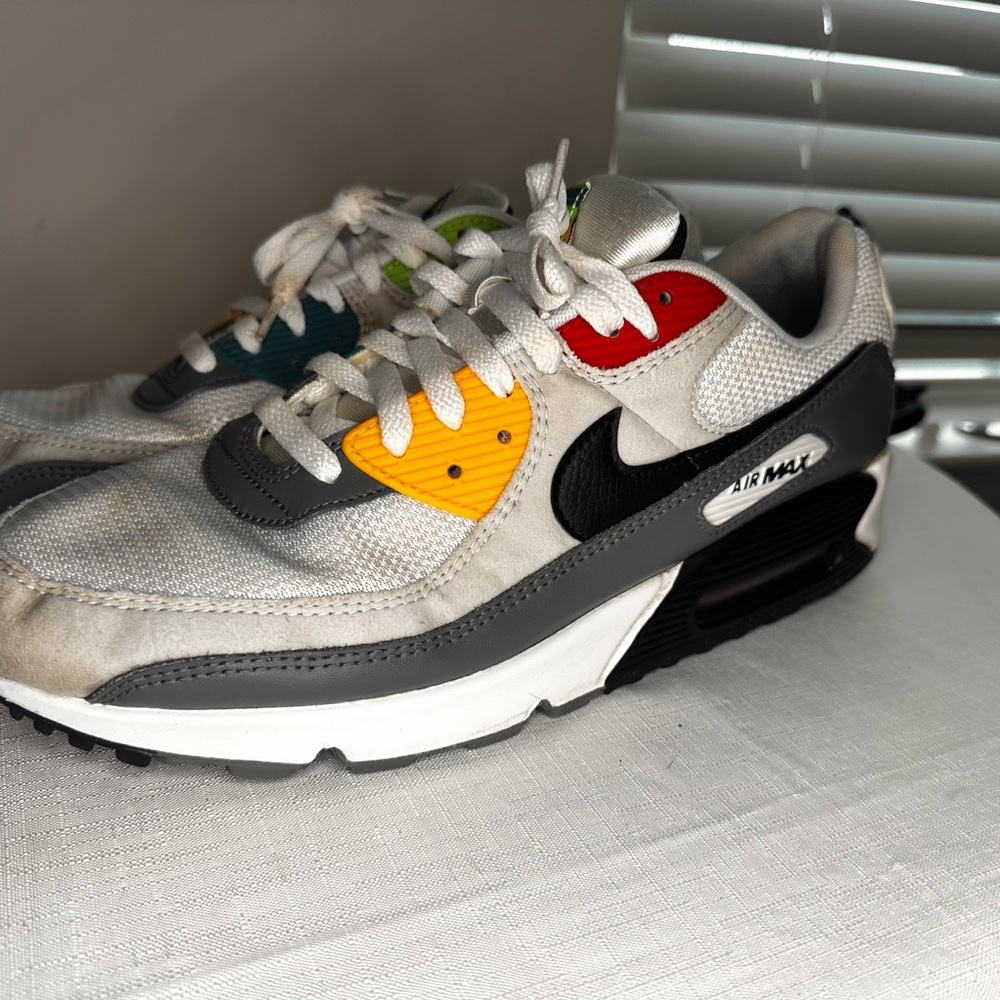 AIR MAX 90 'PEACE, LOVE, BASKETBALL